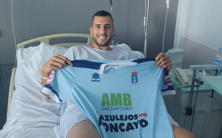 Nacho Uche, tras su operación en el Hospoital Viamed Montecanal
